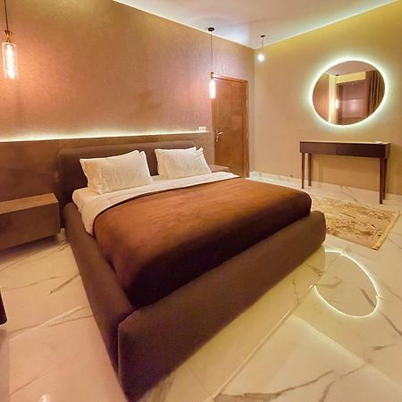Imperial Lodges Family Guest House Исламабад Экстерьер фото